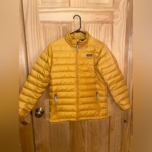 NWOT Patagonia yellow puffer jacket (YOUTH XL)